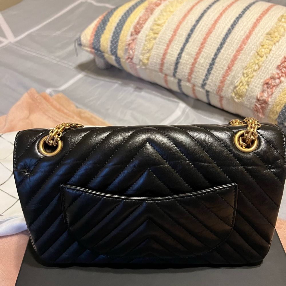Chanel Reissue 225 - Picture 6 of 6